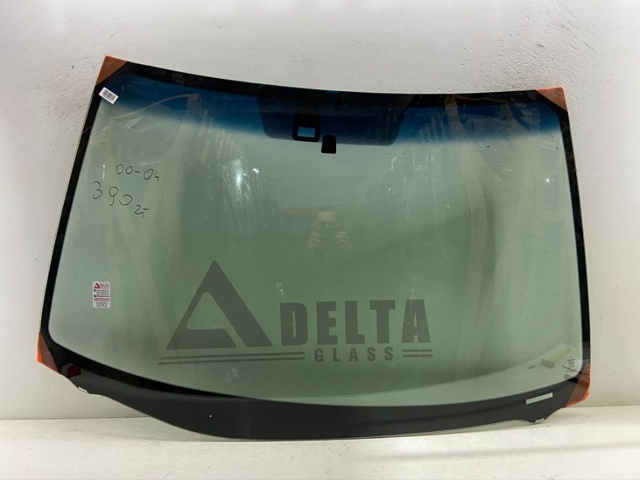 Автоскло на Toyota Camry CH-R Rav-4 LandCruiser Avalon Prius Avensis