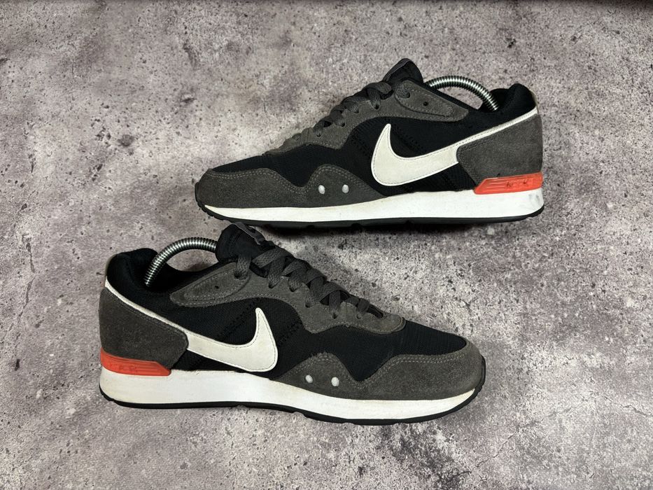 Кросівки Nike Venture Runner 42р