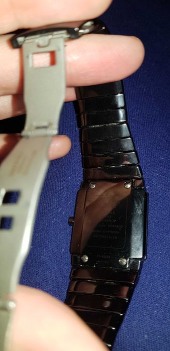 Продам стильные швейцарские часы Rado