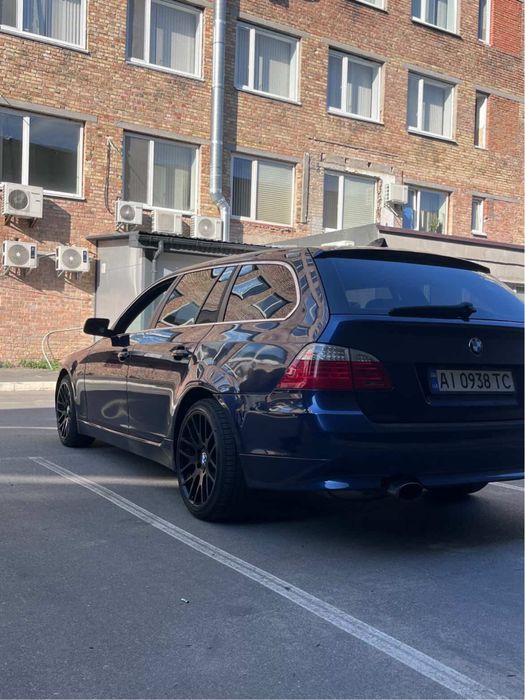 Продам BMW E61.
