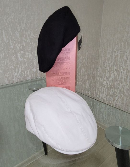 Белый/черный  берет кашкет