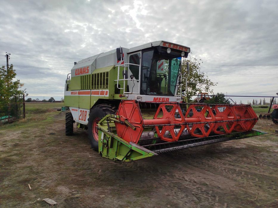 Комбайн Class mega 208