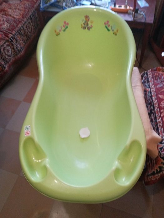 Ванночка для купания с горкой под спинку и сливом