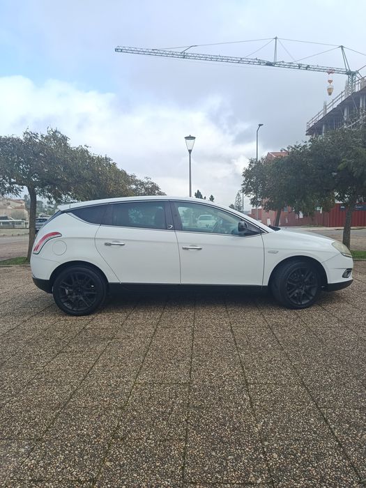 Lancia Delta 2.0 16v caixa de 6velocidades impecável  !!!