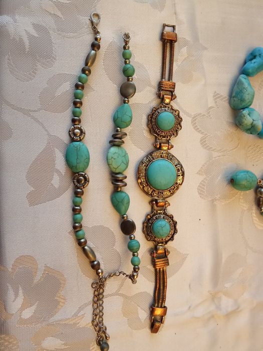 Бирюза  разная..