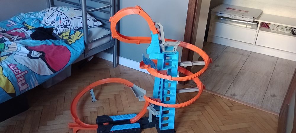 Tor zjeżdżalnia hot wheels