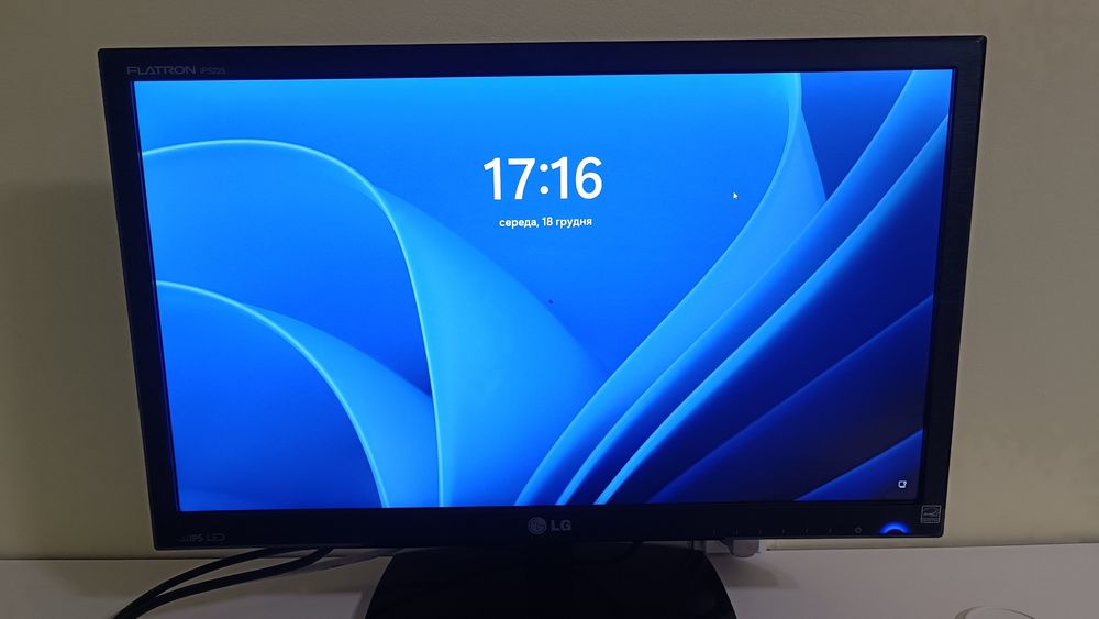 Монітор LG IPS225T / 22"