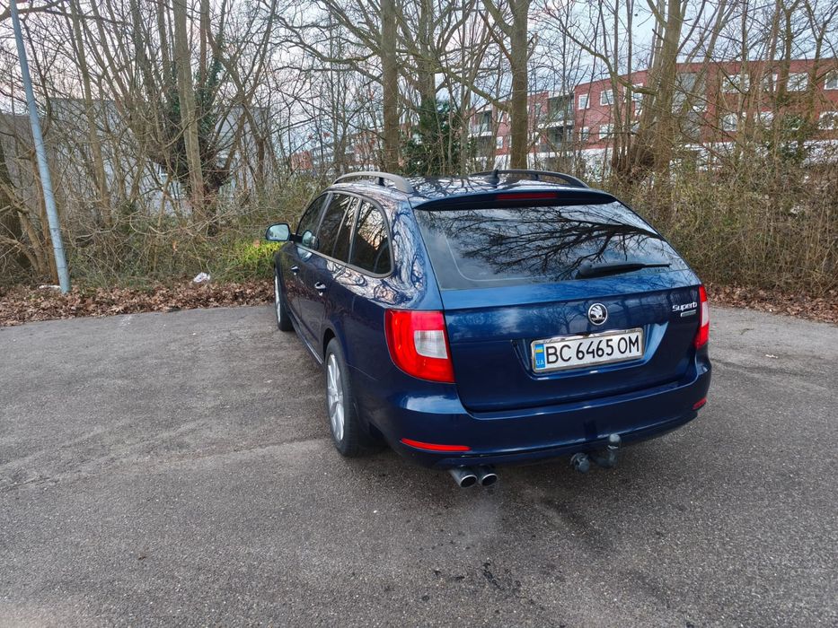 Skoda superb 2012