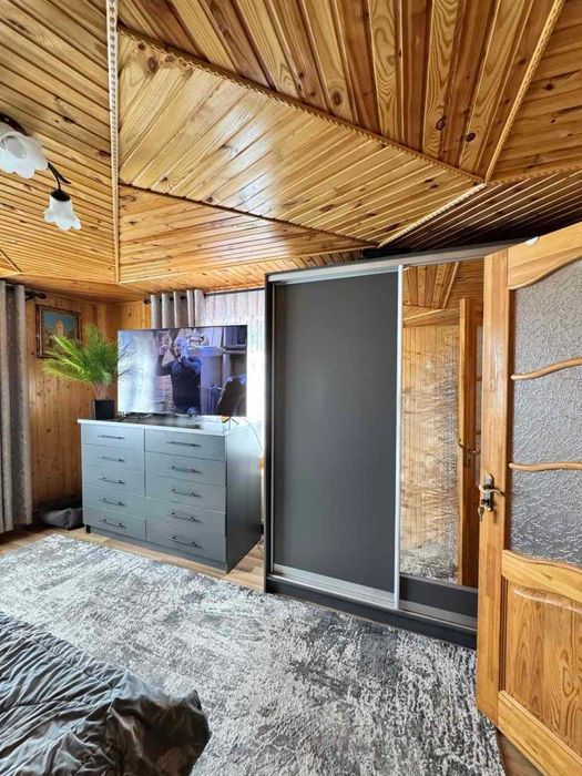 Продається приватний будинок в м.Яремче