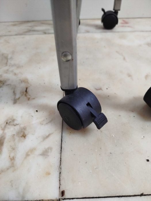 Carrinho de serviço dobrável em metal, com três prateleiras