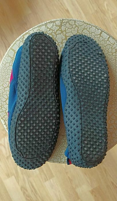 Коралки в синьо-червоному кольору