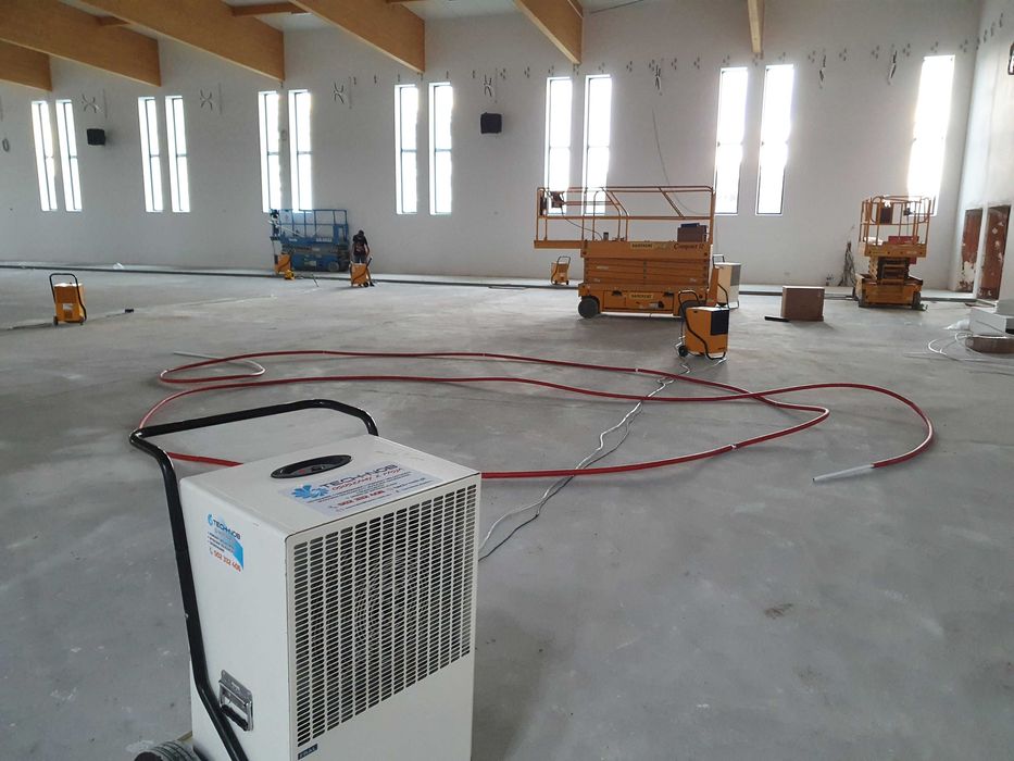 Osuszanie po zalaniu, Ozonowanie pomieszczeń, Wynajem osuszaczy