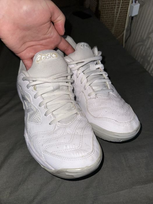 Кросівкв asics оригінал