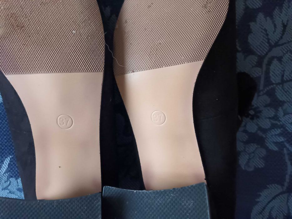 Sapatos de camurça pretos