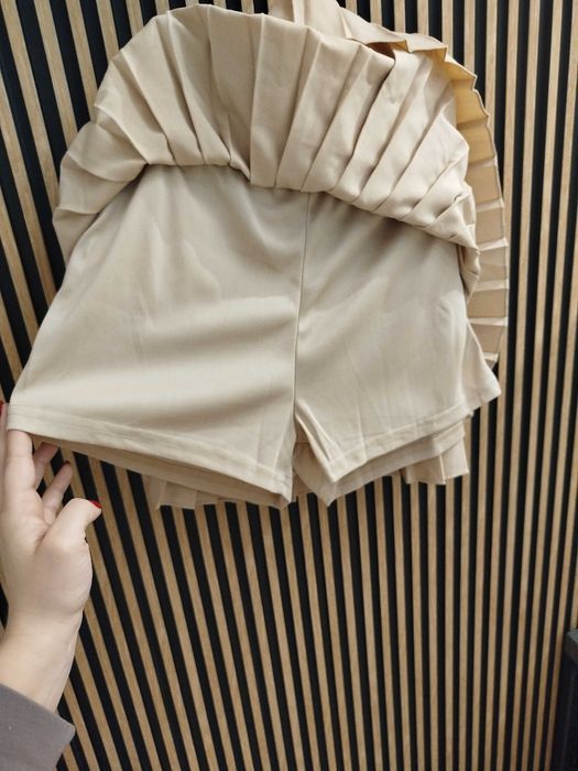 Spódniczko-spodenki Reoria S • Beżowe • Nowe z metką