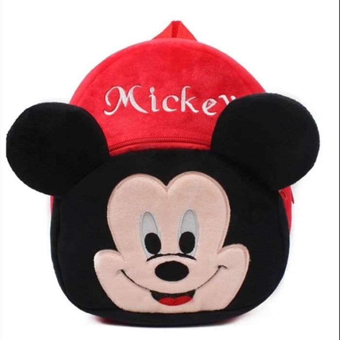 Mochilas heróis e minnie/mickey