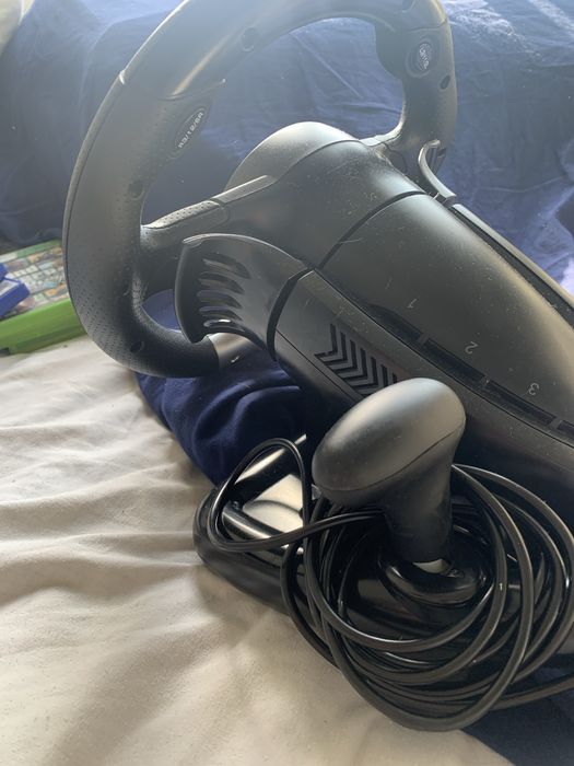 Volante krom ps4 pouco usado com poucas marcas de uso