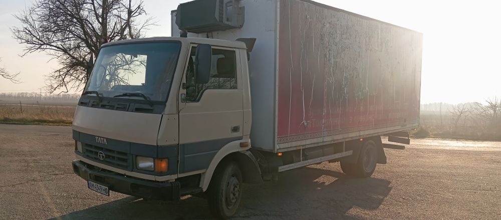 Автомобіль Тата 613