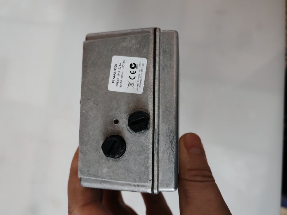 Реле тиску Johnson Controls