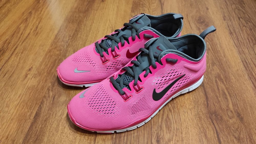 Нові кросівки Nike Free 5.0 37-38р 23,5-24см оригінал рожеві дівчинці в школу