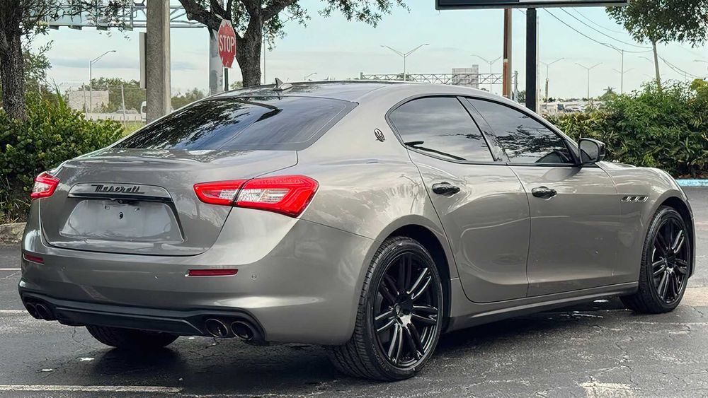 Maserati Ghibli      2019