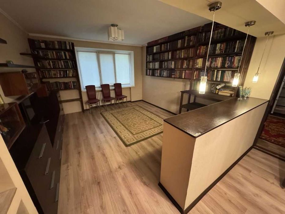 Продам 2-ком. квартиру с КАПРЕМОНТОМ на Тополе.