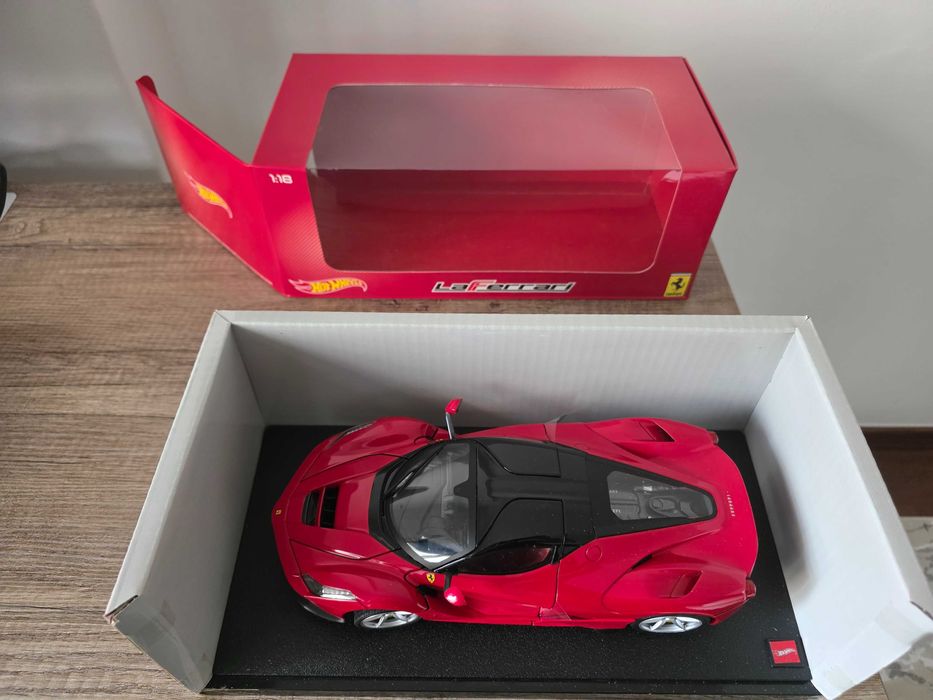 Ferrari LaFerrari 1:18 Hot Wheels