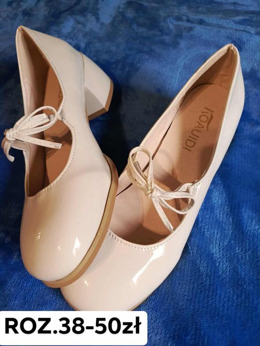 Buty białe na obcasie