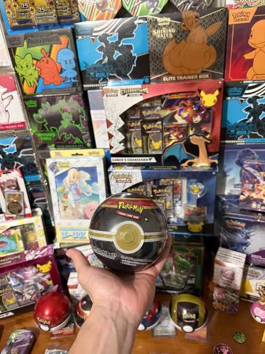 Pokemon Luxury Ball Tin D23