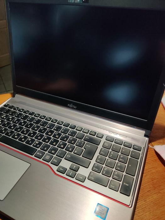 Fujitsu LIFEBOOK E756