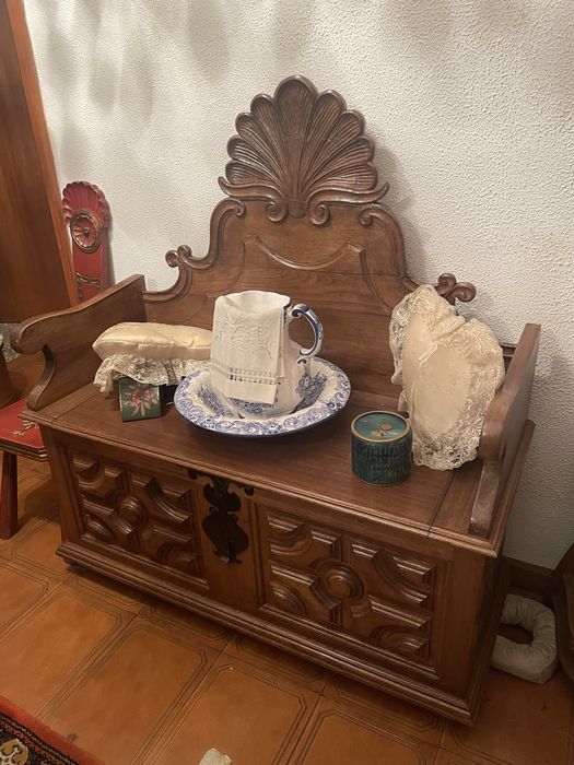 Baú de madeira decorativo