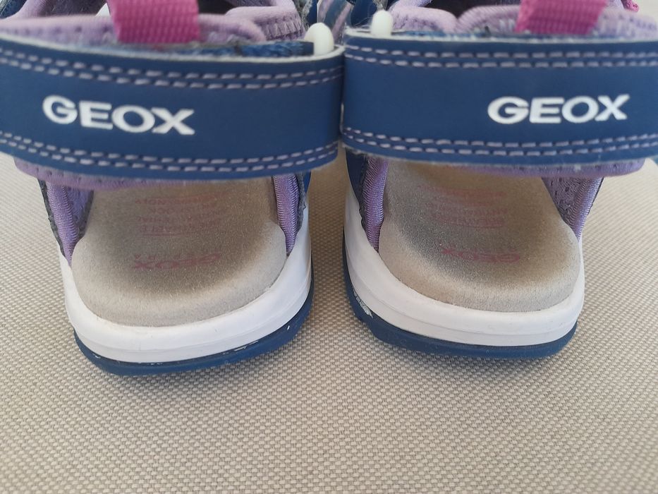 Sandálias GEOX menina - Tam. 33. Lindas e em ótimo estado (ver fotos)