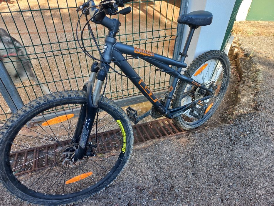 Bicicleta Btt GT chucker 2.0