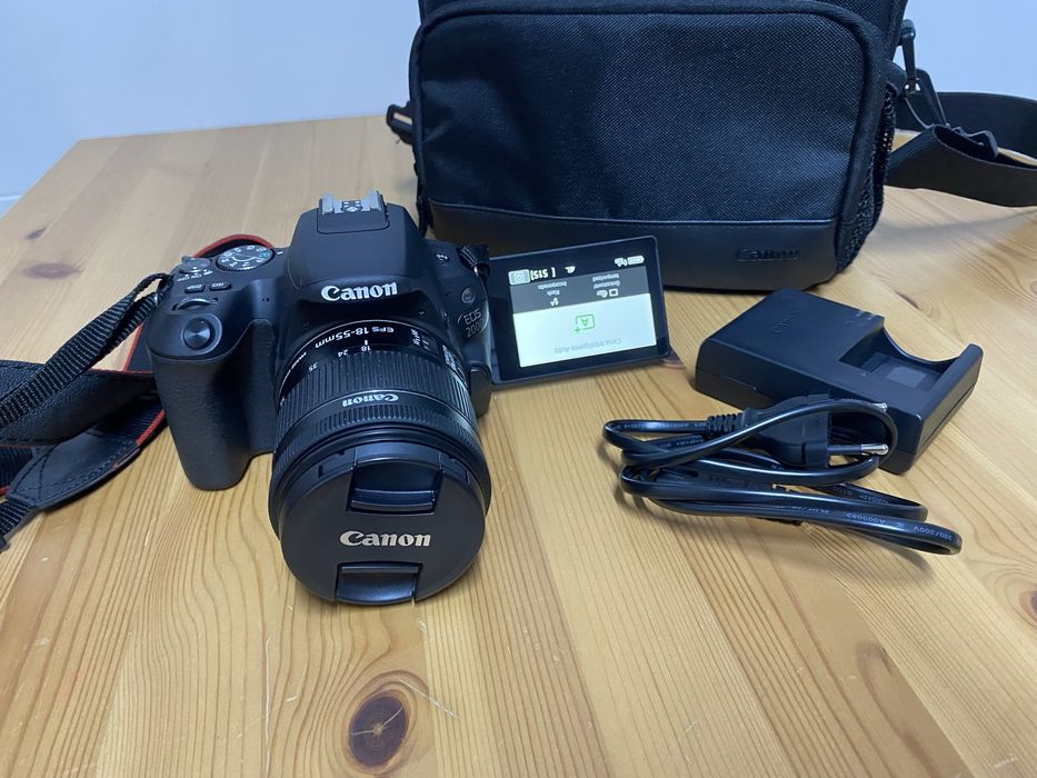 Canon EOS 200D + objetiva 18-55mm + bolsa de transporte