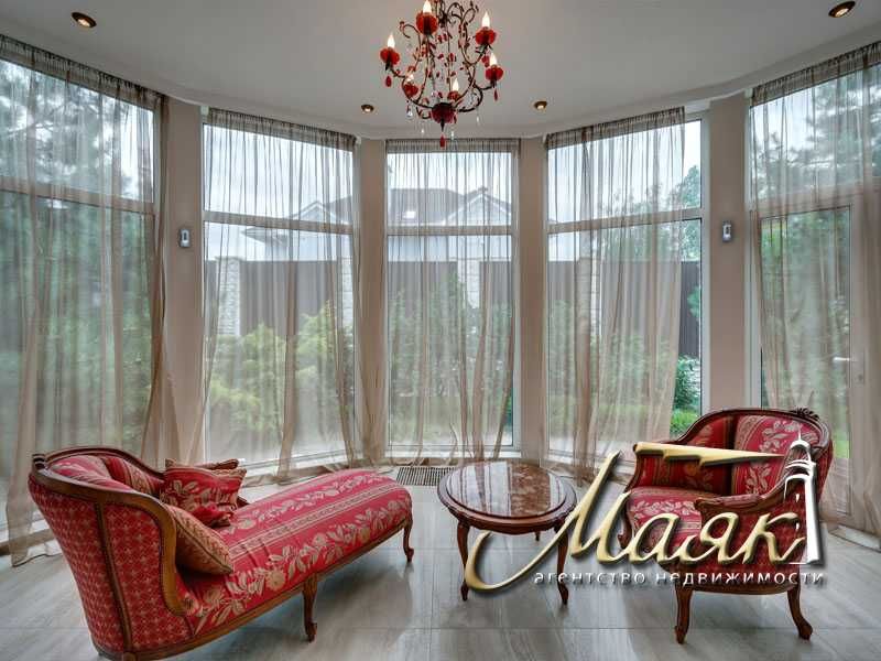 Безупречный дом на Великом Лугу.