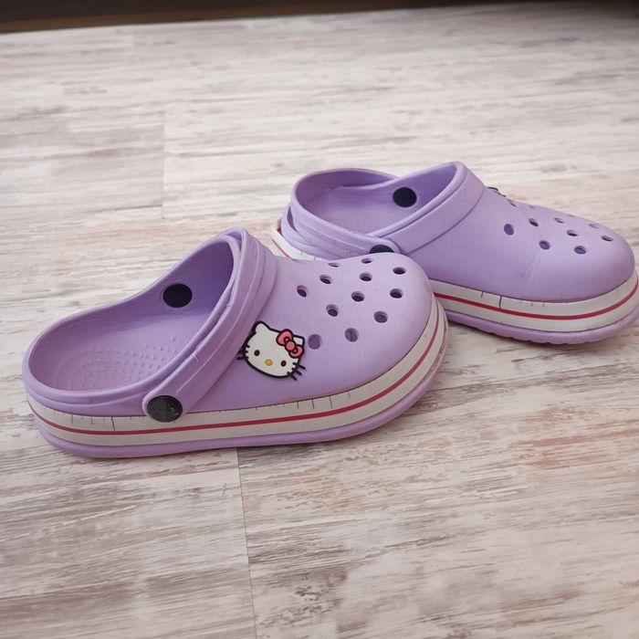 Віддам речі р. 122 та взуття 28р.