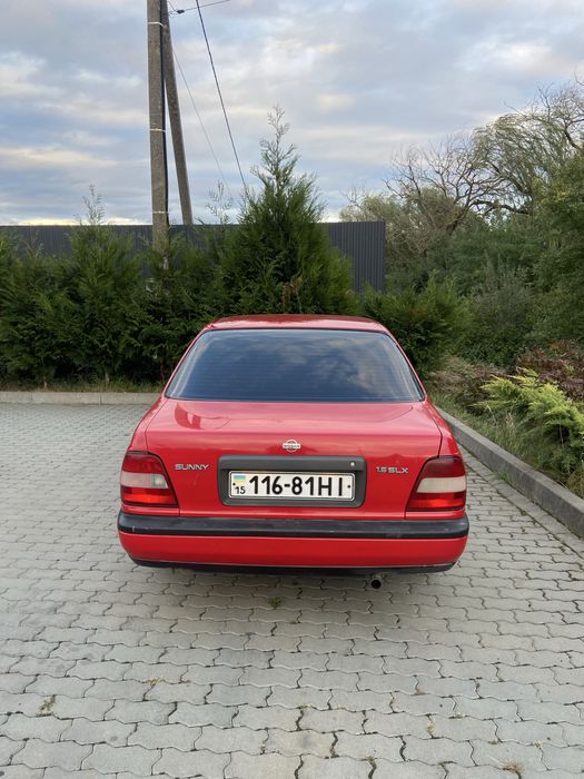 Nissan Sunny.