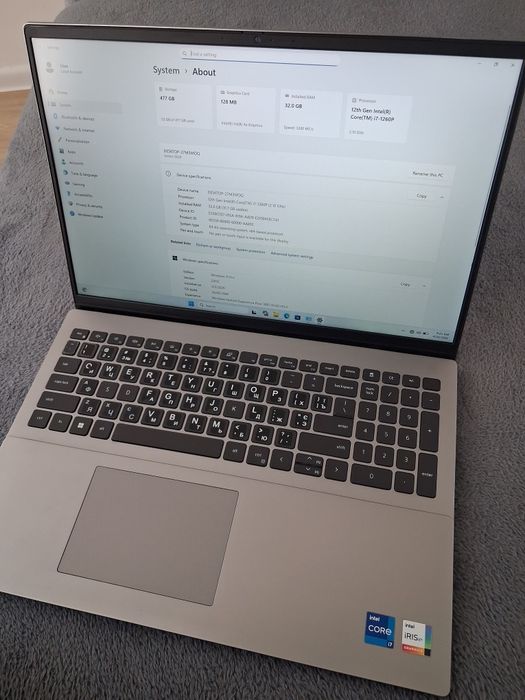 Dell Vostro 5620 i7 32gb