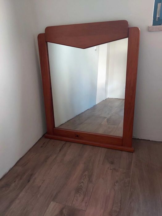 Espelho de madeira