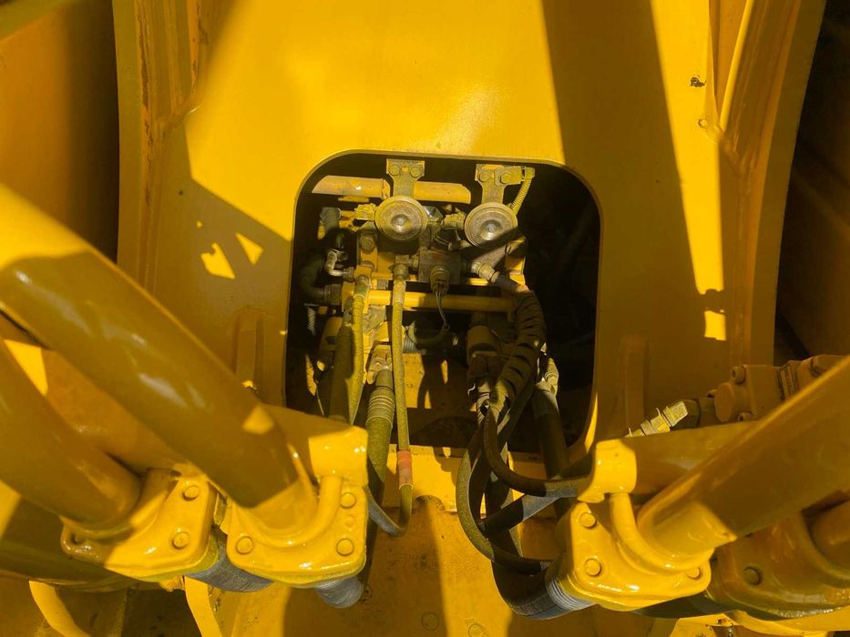 Продам екскаватор KAMATSU PC-210