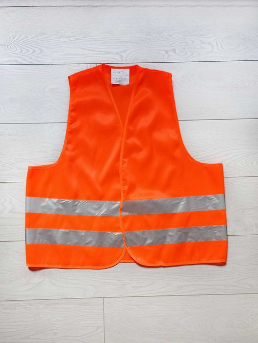 Жилет сигнальный со светоотражающими вставками / защитный / аварийный