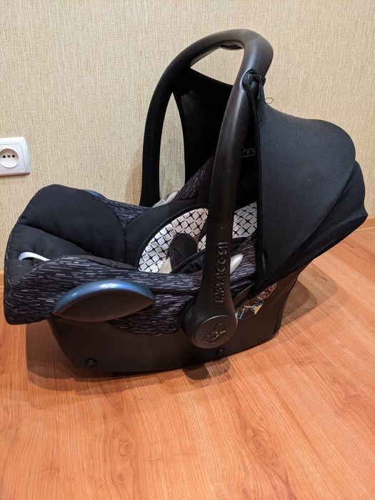 Дитяче автокрісло