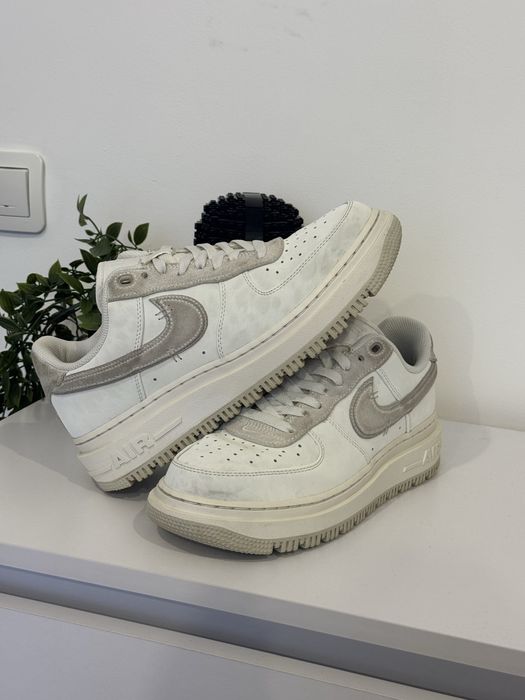 Nike Air Force 1 Luxe