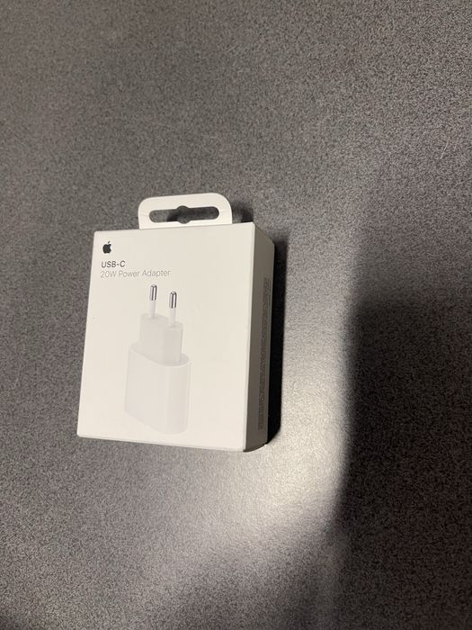 Оригінальний зарядний пристрій Apple 20W USB Type-C