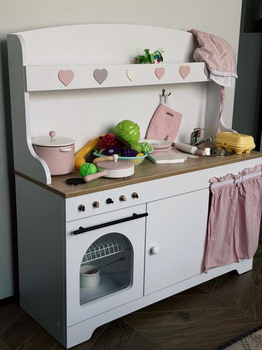 Продам дитячу деревʼяну кухню
