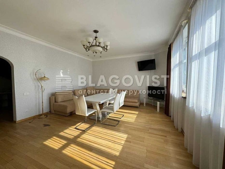 Без% Коновальця 32 б, велика квартира, два рівні