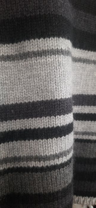 Светр з вовни мериноса дуже товстої в'язки