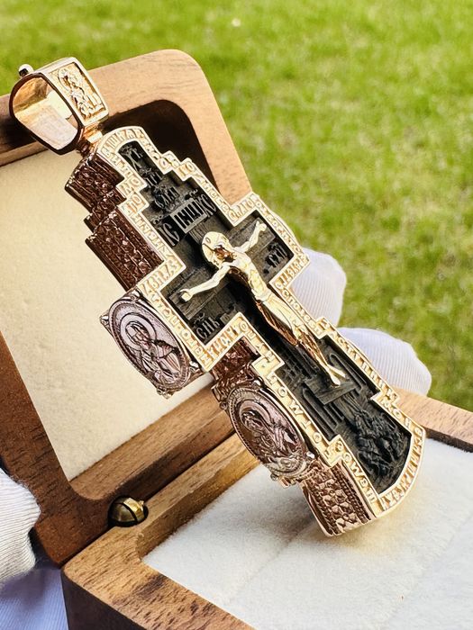 Золотой крест с эбеном 585