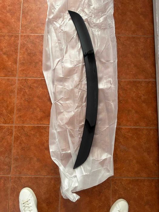 Spoiler traseiro Mercedes EQE