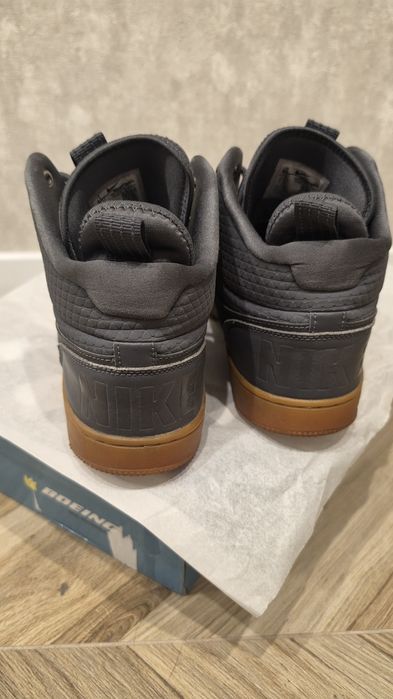 Nike Court Borough Mid Winter